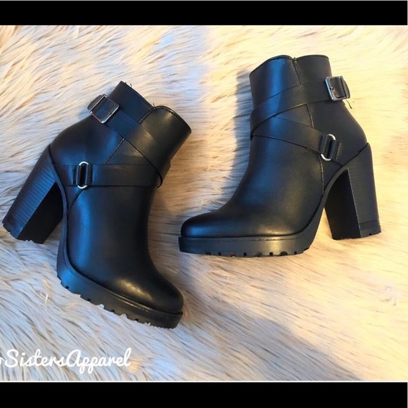 Shoes - Last pair! Brand new! Black ankle booties!(Size 6)